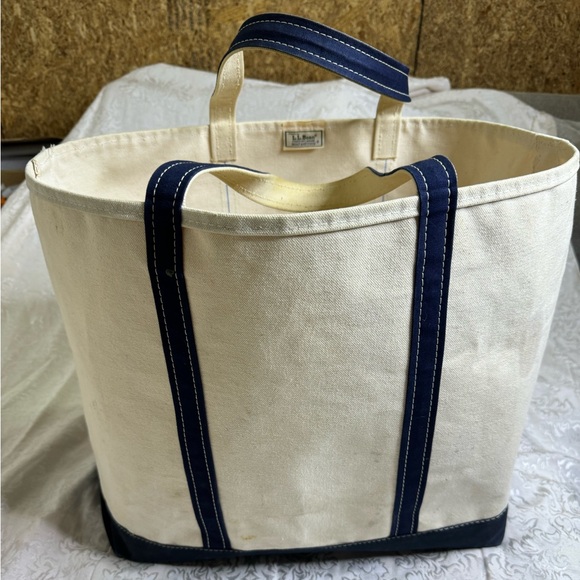 L.L. Bean Handbags - Vintage 1990s L.I.bean Boat and Tote bag